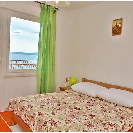 Alexa Trogir